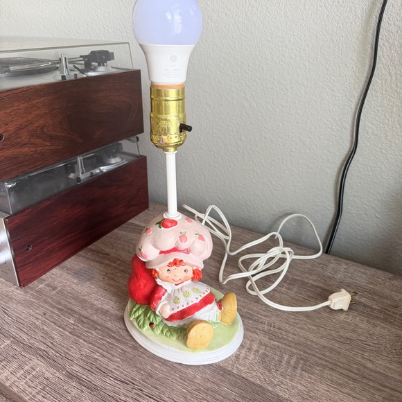 Vintage 1981 Strawberry Shortcake American Greetings Company Lamp Working Rare - Picture 4 of 6